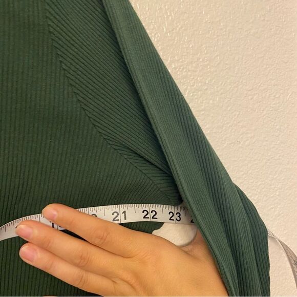 Old Navy Turtleneck green ribbed knit classic minimalist light sweater plus 3X - Picture 6 of 7